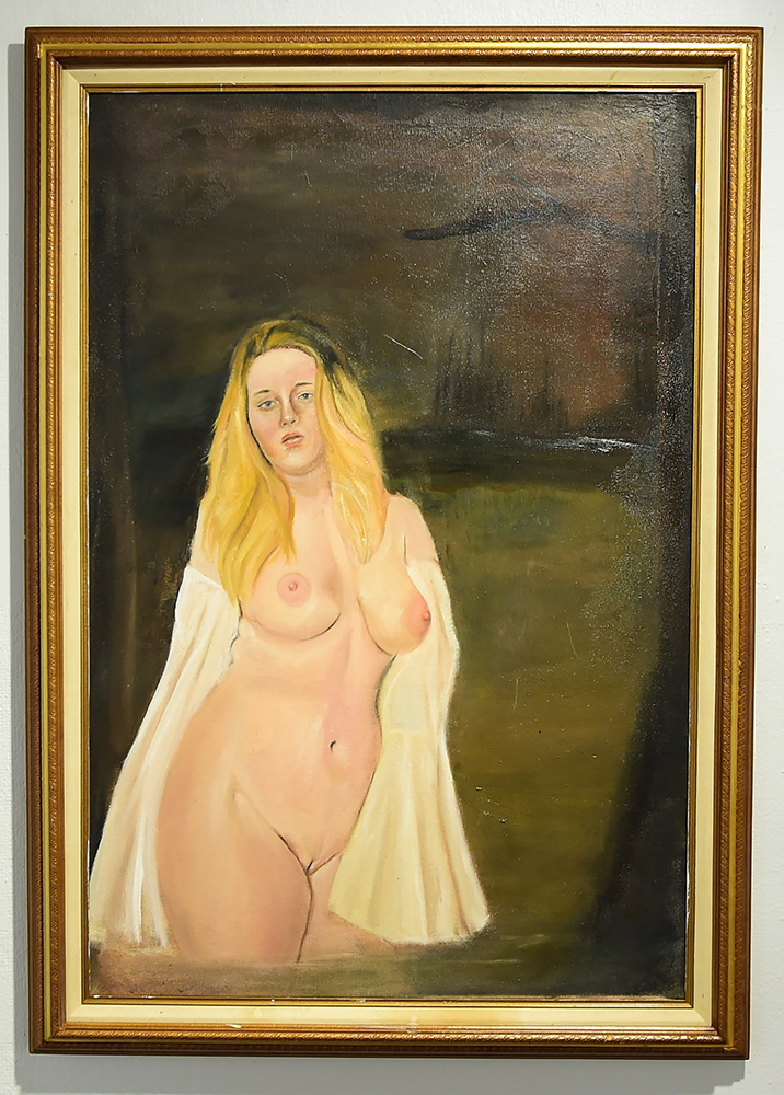 fully nude woman